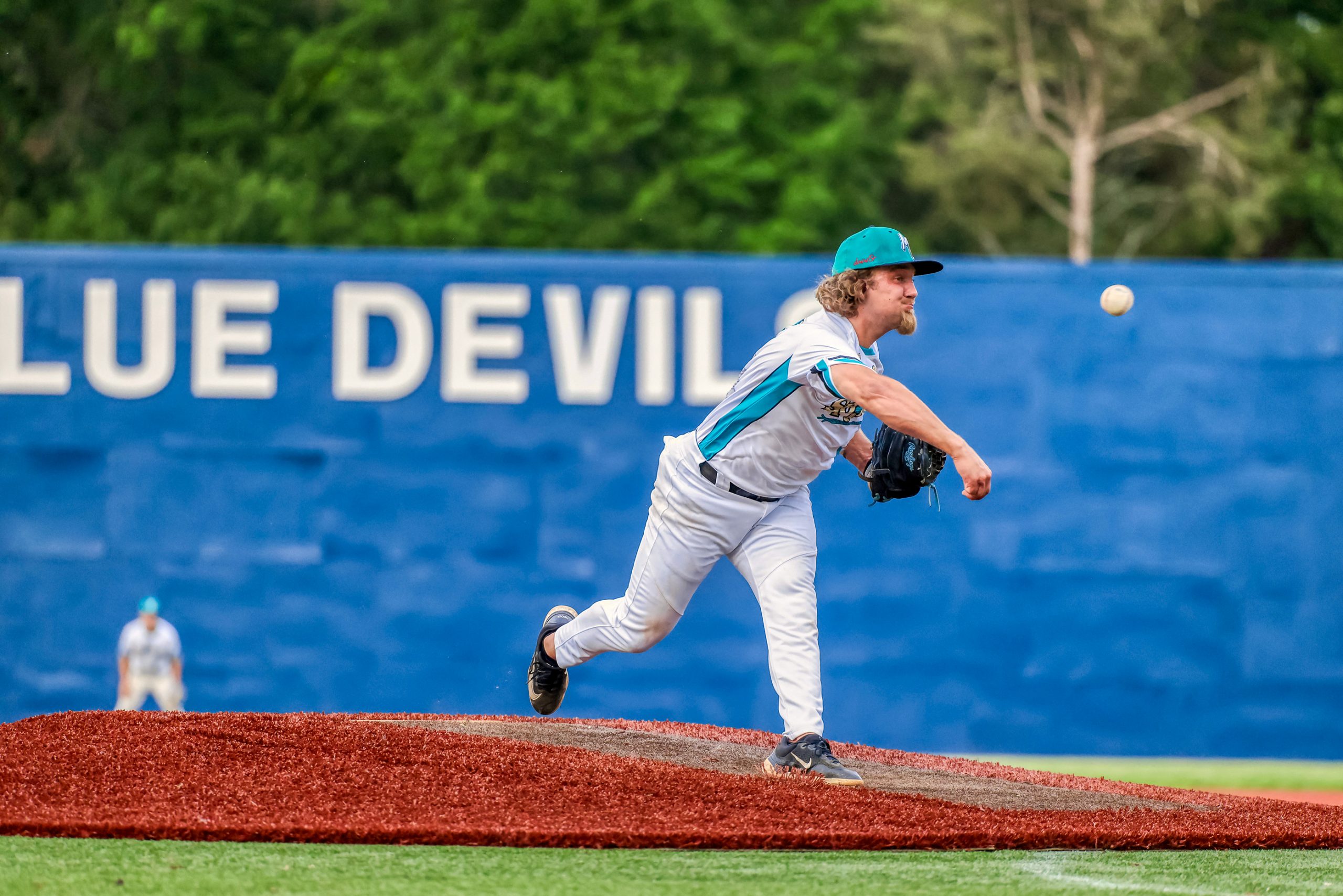 Spinners claim season opener from Owls
